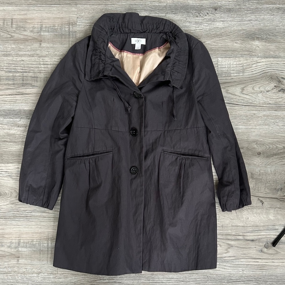 Ann‎ Taylor LOFT Gray Ruffle Collar Button Jacket Sz LP